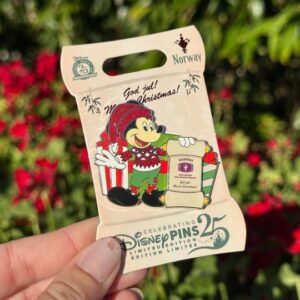 Santa Mickey Mouse Norway God Jul Merry Christmas 2025 Disney LE Pin