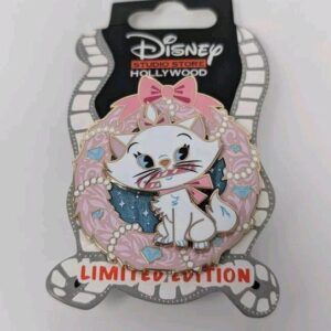 Marie The Aristocats Cats Holiday Wreath Candy Cane Disney DSSH LE Pin