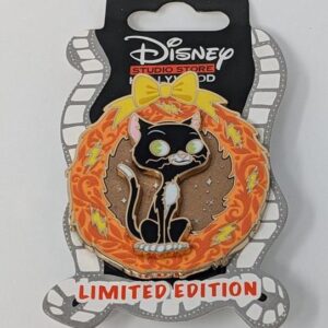 Mittens Bolt Cats Holiday Wreath Candy Cane Disney DSSH LE Pin