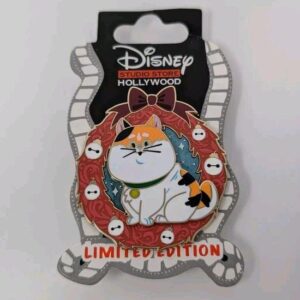 Mochi Big Hero 6 Cats Holiday Wreath Candy Cane Disney DSSH LE Pin Six
