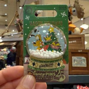 Pluto Disney Port Orleans Resort 2025 Happy Holidays Snow Globe LE Pin